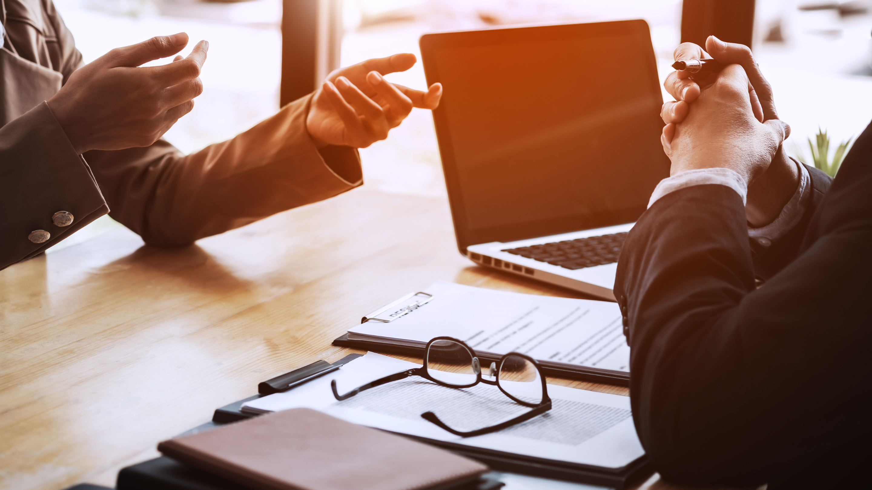 Chỉ Một Câu Nói, Cả Cuộc Đàm Phán Đổi Chiều